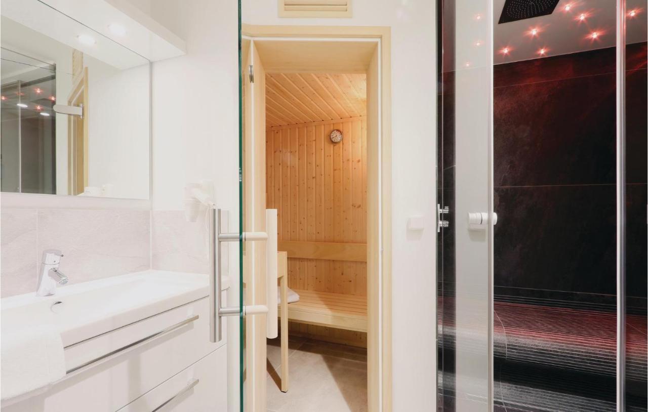 Nice Apartment In Luebeck Travemuende With Sauna Екстериор снимка